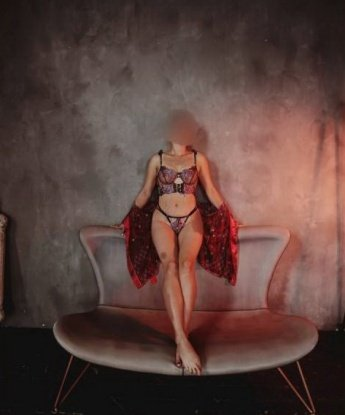 Воплотим все твои фантазии в реальность! 💋 Живу в самой прекрасной и страстной Москве. Со мной ты окунешься в мир раскрепощенной страсти и нежности. У меня есть большой опыт и я готова подарить тебе часы наслаждения. 🌟 Проведем вместе время, полное эмоций и сексуального блаженства. Умею исполнять различные роли, могу быть нежной кошечкой или страстной хищницей, реализовать любые твои желания. Посмотри мои фото, и ты поймешь, что со мной любой мечты становятся реальностью. 📷 Отзывы о моих услугах говорят сами за себя – я развлеку тебя до тех пор, пока ты не достигнешь совершенства. 💥 Ты заслуживаешь только лучшего, поэтому не упусти возможность побаловать себя беззаботным удовольствием в компании замечательной девушки. Жду твоего звонка, чтобы сделать Москву еще ярче и горячей! 🔥 Ирина